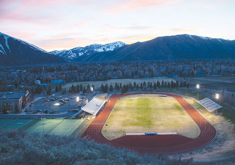 20-04-15 Wood River High School Lights 1 Roland.jpg